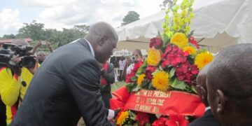 Les derniers hommages à Féfé