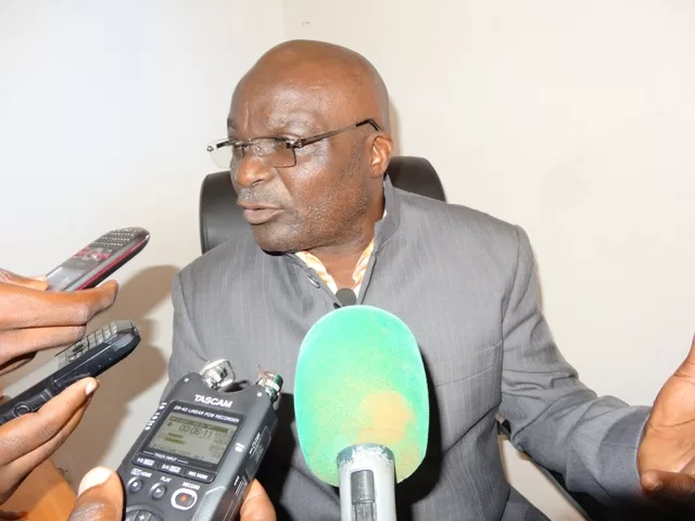 Roger Milla : « on n&rsquo;est pas encore au professionnalisme »