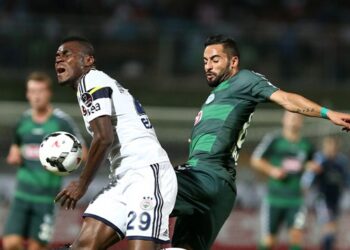 Itandje et Konyaspor battent Fenerbahce et Webo