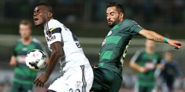 Itandje et Konyaspor battent Fenerbahce et Webo