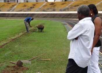 Stade Ahmadou Ahidjo: Des soins intensifs sur la pelouse