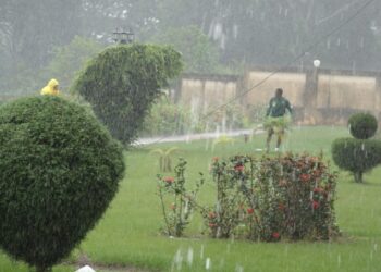 Lions Indomptables: Une forte pluie s&rsquo;invite aux entraînements
