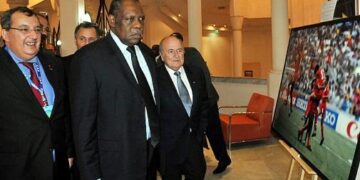 CAF: La Fondation Issa Hayatou va aider les anciennes gloires