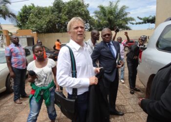 Lions Indomptables: Finke ne veut pas se laisser distraire