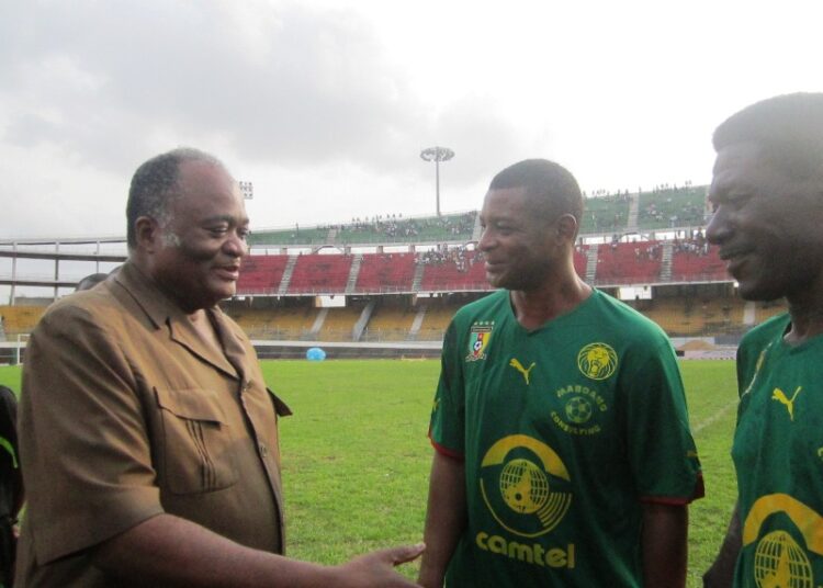 Fécafoot: Une plainte sur la table de Joseph Owona