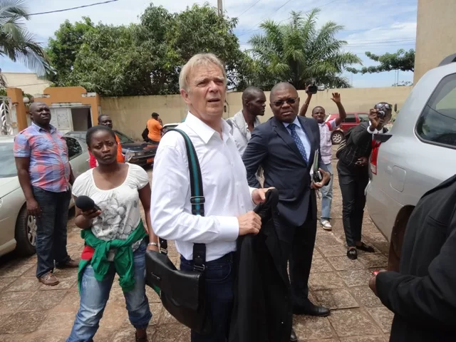 Lions Indomptables: Finke ne veut pas se laisser distraire