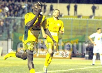 Algerie: Ebosse propulse la JSK à la tête de la Ligue 1 (vidéo)