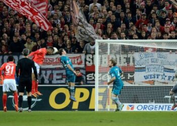 Bundesliga: Choupo-Moting buteur de luxe (Vidéo)