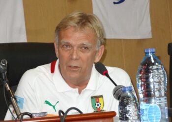 Volker Finke : « Élaborer le jeu de façon stratégique »