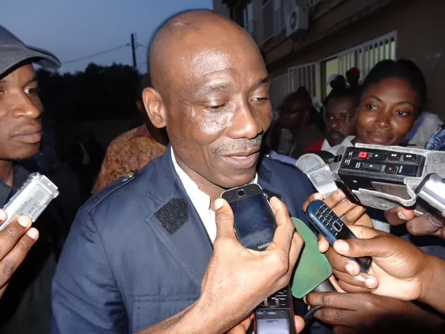 J.A. Bell : « Malheureusement, nous sommes prisonniers d’hier »