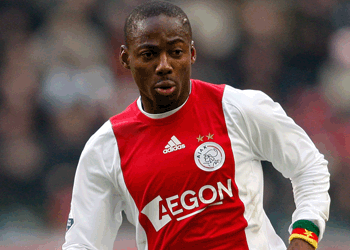 Eyong Enow en discussion avec Eintracht Frankfurt