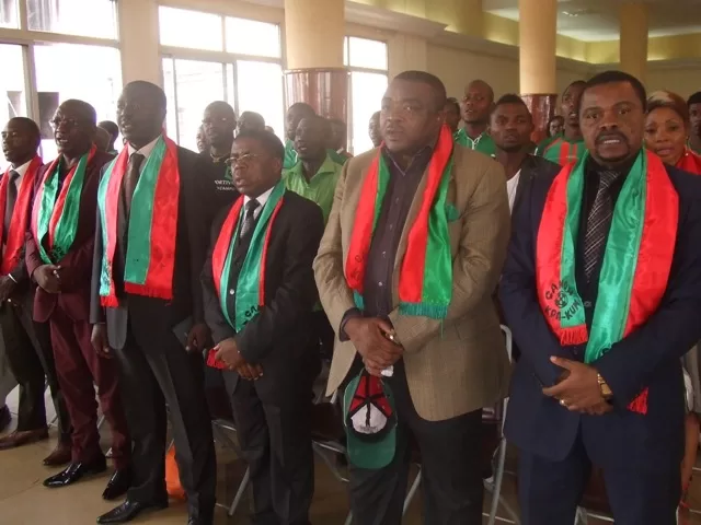 Tension: Coup d’état dans Canon