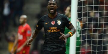 Chedjou marque, devant Ntsama