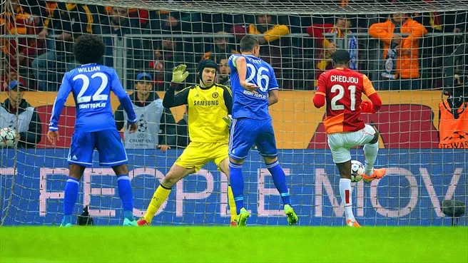 Chedjou marque et bouscule Chelsea