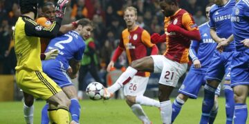 Vidéo: Chelsea rattrapé par Chedjou