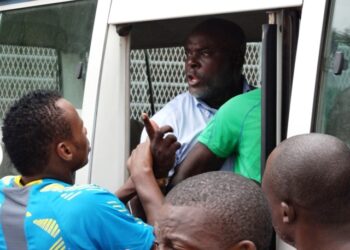 Divers: Joseph Monthé bagarre avec les supporters de Fovu