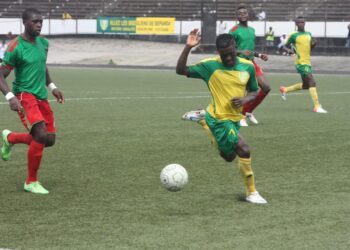 L1 : Union enchaine, Coton stagne