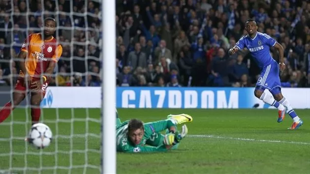 Chelsea: Eto&rsquo;o s&rsquo;illustre et gâche la fête à Drogba