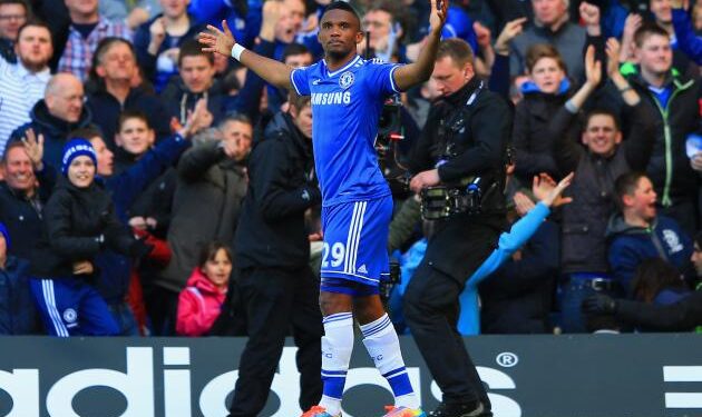 Premier League : Eto’o marque et se blesse contre Arsenal