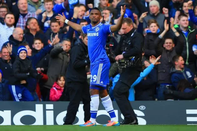 Premier League : Eto’o marque et se blesse contre Arsenal