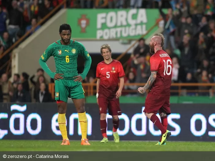 Barcelone: Alexandre Song devrait-il aller au Mondial ?