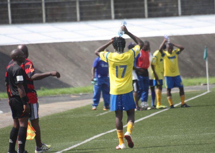 Douala : New Stars – Tonnerre et DAC – Sable en images