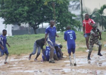 Douala : Les militaires en mode football (images)
