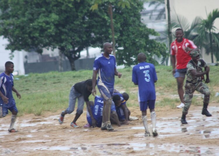 Douala : Les militaires en mode football (images)