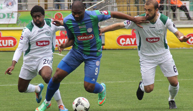 Turquie : Itandje prend une tasse, Mandjeck échappe à la casse