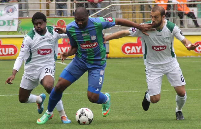 Turquie : Itandje prend une tasse, Mandjeck échappe à la casse