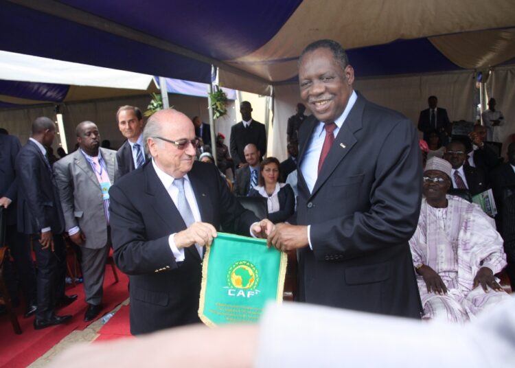 Visite de Blatter: Roger Milla inaperçu