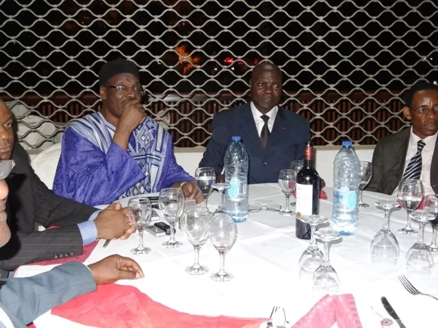 Lions Indomptables: Adoum Garoua défend Volker Finke