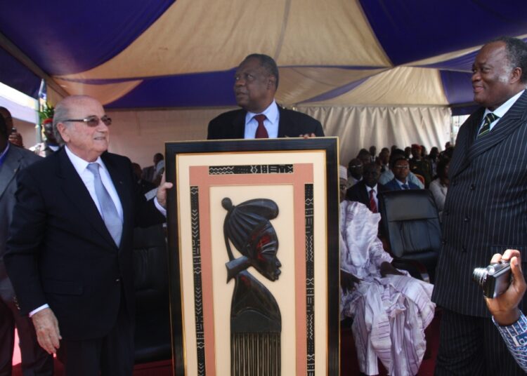 Blatter rend hommage à Marc-Vivien Foé