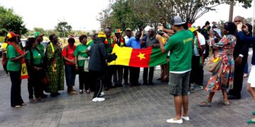 Brésil 2014: Cameroun – Des supporters en or