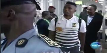 Arrivés à Yaoundé, les Lions esquivent la presse, la sécurité, leur bus