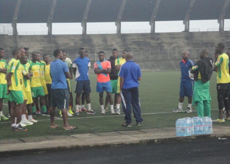 Astres de Douala : Alexandre Belinga viré par « SMS » ?