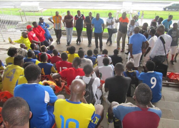 Cameroun : Mayebi et Njitap au côté des footballeurs à Bépanda