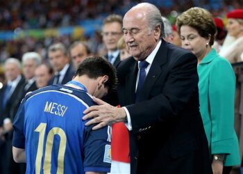 Le sacre de Messi, la sanction de Suarez : Sepp Blatter ne comprend pas