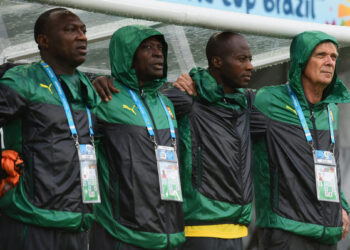 Lions Indomptables : Volker Finke mis sous pression