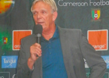 Lions indomptables : Finke se pose en chantre de la reconstruction