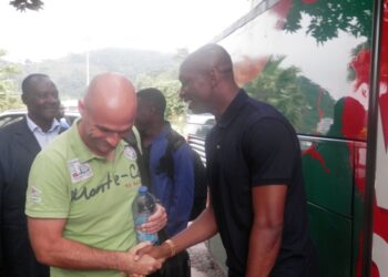 Volker Finke renouvelle sa confiance à Manouvrier