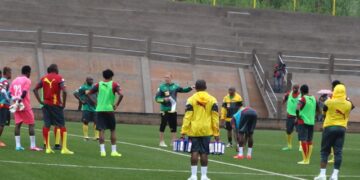 La tanière au complet avec Choupo, Oyongo et Ndy