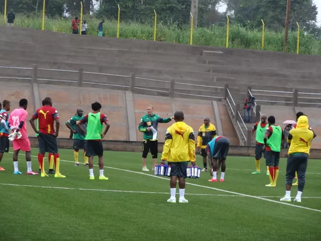 La tanière au complet avec Choupo, Oyongo et Ndy