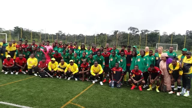 Quand les Lionnes soutiennent les Lions