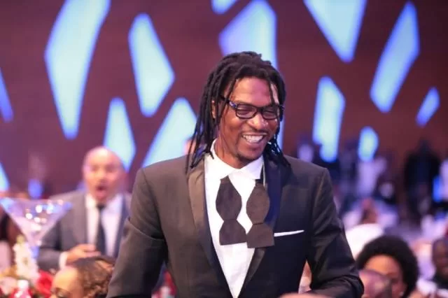 Rigobert Song : « Je suis bien vivant ! »