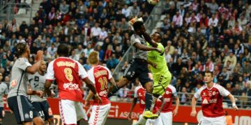 France : Nkoulou mitraille Moukandjo et prend les rênes