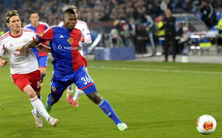 LDC : Finke supervise Embolo en consultant télé