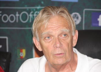 Lions indomptables : Finke prépare l’avenir avec les locaux