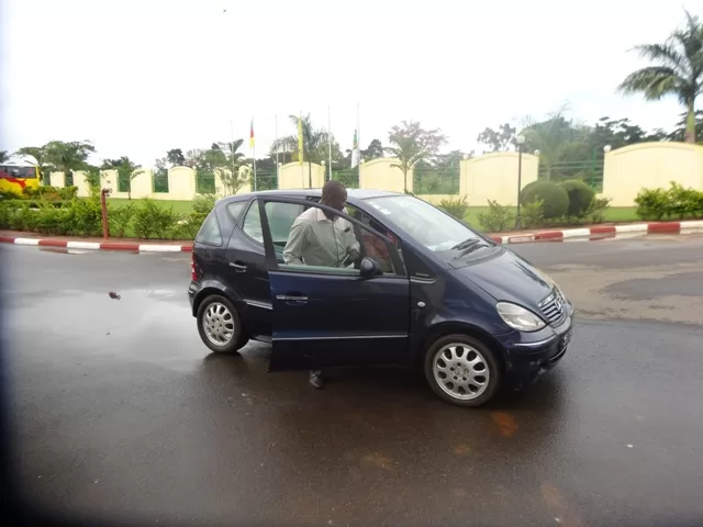 Lions Indomptables: Réaménagement dans le staff