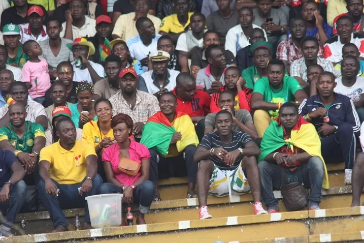 SLE – CMR : Eto’o s’invite à la fin du match